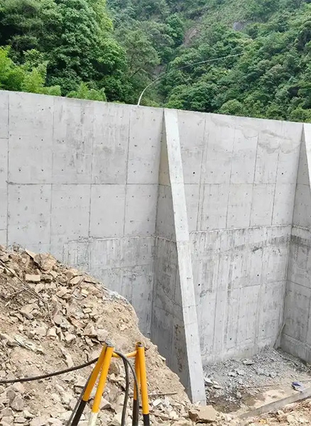 秦皇岛重力式挡土墙